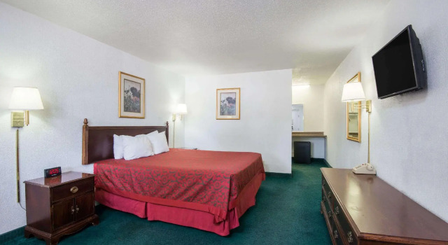 Двухместный номер Standard Days Inn by Wyndham Gallup
