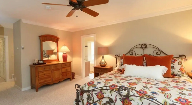 Upscale 3BR Topnotch Overlook, Varaa Lomakoti Hotellit New England uima-altaalla, Uima-allas