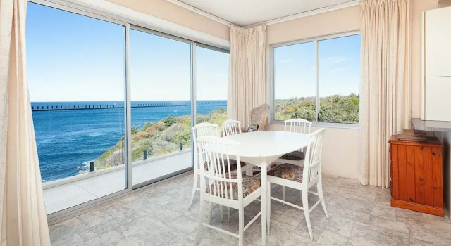 Апартаменты Absolute Water Front Coogee H331