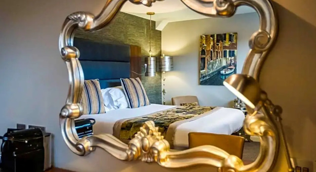 Номер Privilege Mercure Milton Keynes Hotel