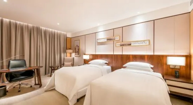 Номер Superior с видом на город Renaissance Lucerne Hotel
