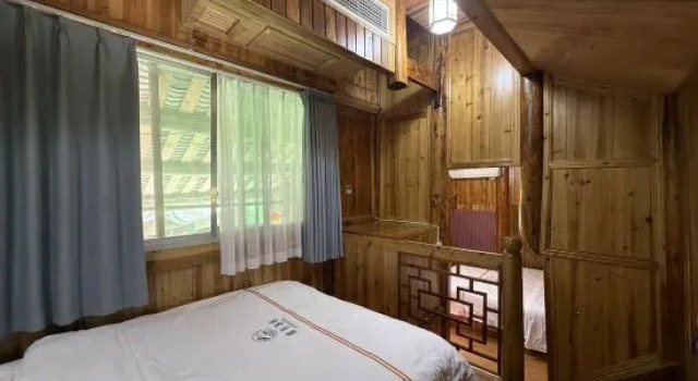 Suite tripla familiare Tuwang Palace Waterfall Inn