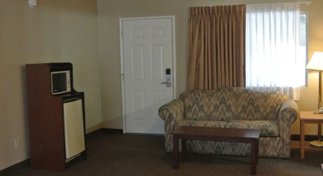Четырёхместный номер Deluxe Vino Inn & Suites