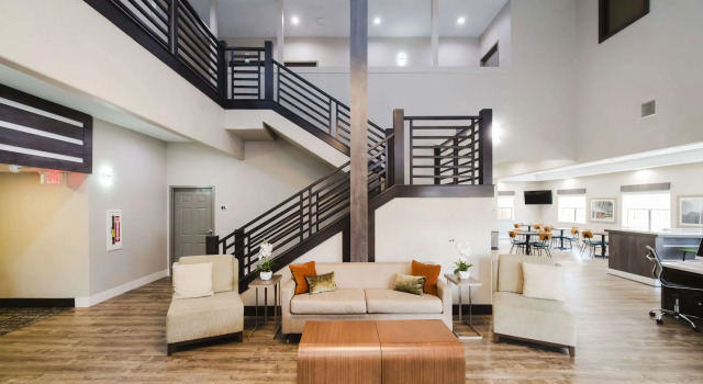 Quality Suites Houston Hobby Airport, Rezervați Hotel Houston Houston