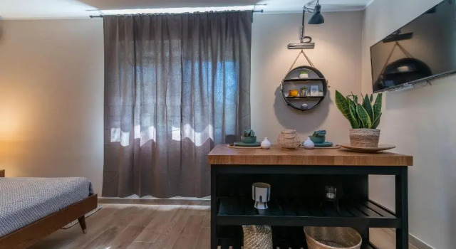 Studio Smokvica, Rezerwuj Hotel Hotele w Split-Dalmatia County z parkingiem, Parking