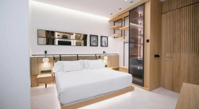 Номер Standard MYR Puerta Serranos