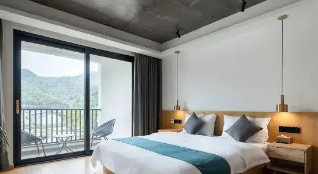 Кровать в общем номере с 6 комнатами Anji · GYOU Guyuan Pet-Friendly Starry Sky Hot Spring Designer Boutique Hotel