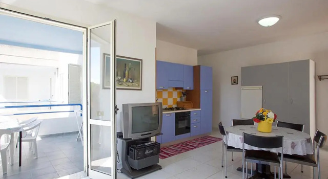 Family Apartment M113, Book Lejlighed Hoteller i Torre dell'Orso med pool, Swimmingpool