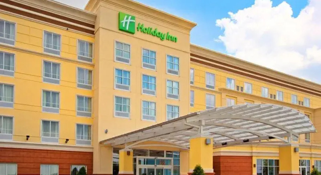 Четырёхместный номер Standard Holiday Inn Louisville Airport - Fair/Expo by IHG