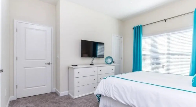 Amazing Story Lake Town Home Sleeps 10 4 Bedroom Townhouse by Redawning, Rezerwuj Hotel Hotele w Kissimmee z parkingiem, Parking