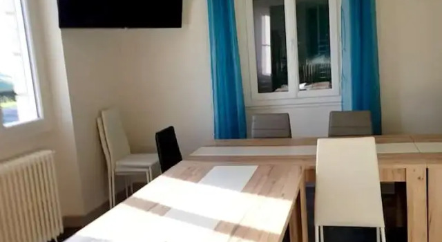 House With 7 Bedrooms in Montsalvy, With Enclosed Garden and Wifi - 55 km From the Slopes, Buchen Sie Hotel Montsalvy Auvergne