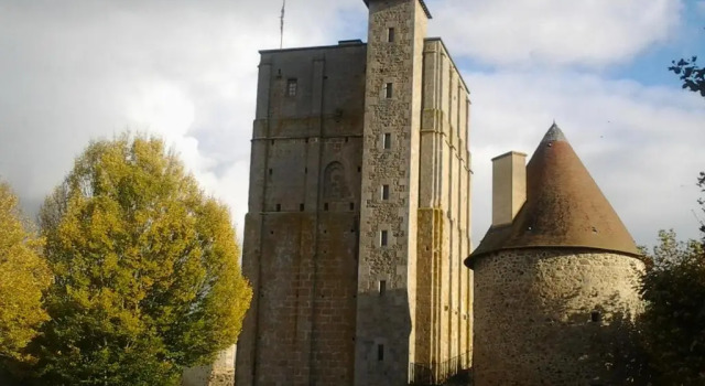 Les Calaubys, Book Hotel Huriel Allier