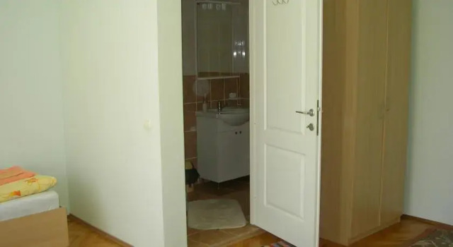 Gyongyvirag Vendeghaz, Varaa Hotelli Cluj-Napoca 