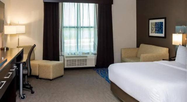 Четырёхместный номер Standard с видом на реку Holiday Inn Paducah Riverfront by IHG