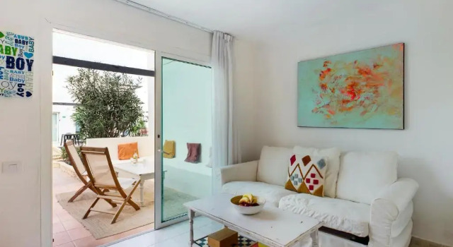 Апартаменты Surf House next to the Beach, Pool & Tennis - 2 double rooms