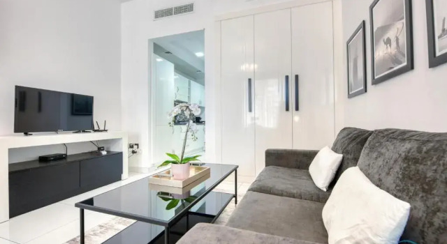 Radiant Studio at Giovanni Boutique Suites DSC by Deluxe Holiday Homes