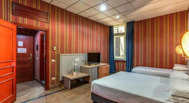 Трёхместный номер Standard Madison Hotel