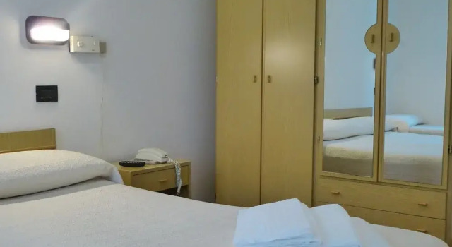 Standard Dreier Zimmer Hotel Daniela