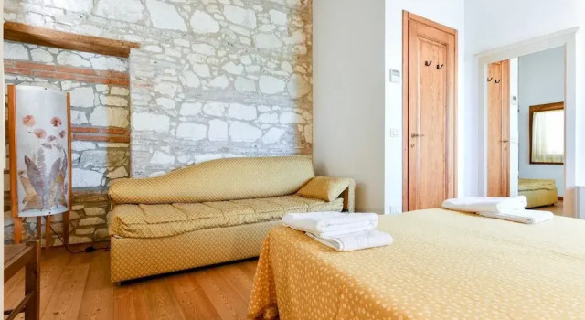 Vigneti Apartment With two Bedrooms and one Bathroom on the Second Floor Apartment 5, Забронировать Апартаменты/квартира Лонгаре 