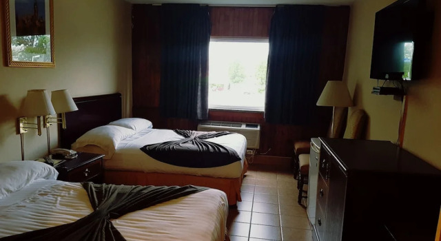 Standardní Čtyřlůžkový pokoj Chomedey Inn