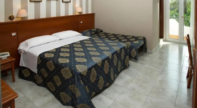 Økonomi- tredobbelt værelse Hotel Redebora