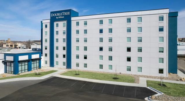 DoubleTree by Hilton Sioux City, Забронировать Отель Сиу-Сити Айова, рядом с Sioux City Orpheum