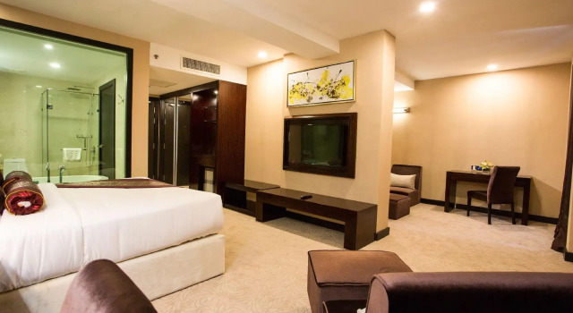 Royale Signature Hotel