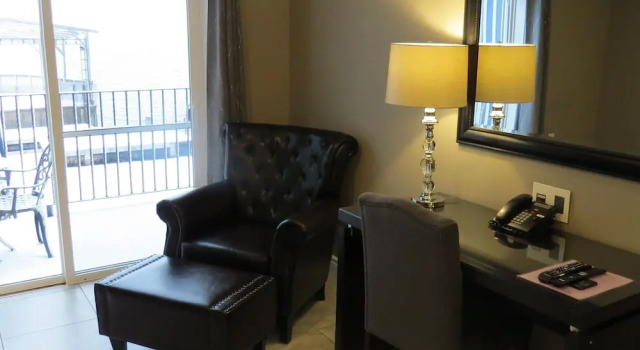 Люкс c 1 комнатой с балконом и с видом на океан Dockside Suites
