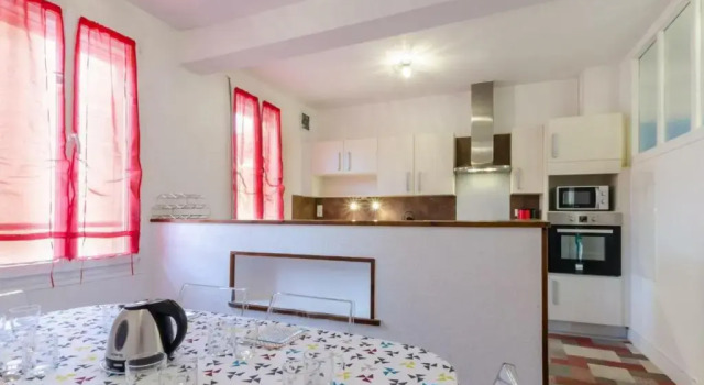Appartement Arcis-sur-Aube, 4 pièces, 5 personnes - FR-1-543-78, Réserver Appartement Arcis-sur-Aube 