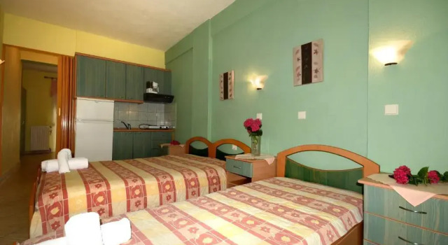 Семейные апартаменты House Blerina - Beachfront Double Sarti Getaway