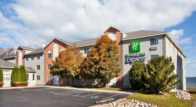 Люкс Holiday Inn Express St. Ignace-Lake Front by IHG