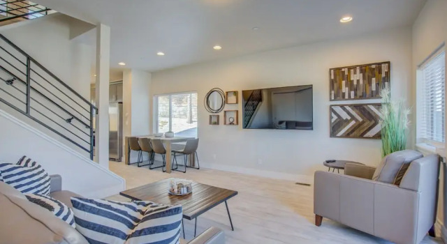 Вилла с 4 комнатами с балконом Modern Rooftop Patio New-build Townhome in COS