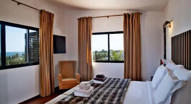 Двухместный номер Standard с балконом Luxury Villa Heated Pool, walk to São Rafael Beach, Albufeira