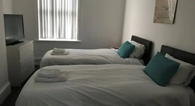 Astrop House, Забронировать Отель Отели Уотфорд с парковкой, рядом с Watford Magistrates' Court, Парковка