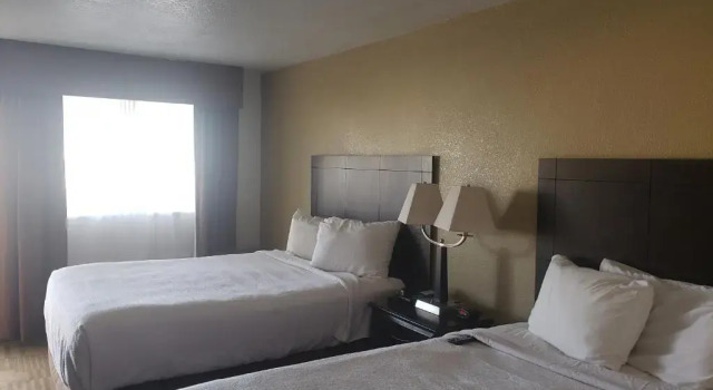 Grand Texan Hotel and Convention Center, Rezerwuj Hotel Hotele 3-gwiazdkowe w Midland, 3*
