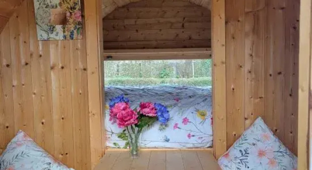 Cozy Wooden Chalet in Abilly, France, Đặt Nhà gỗ Abilly Pháp