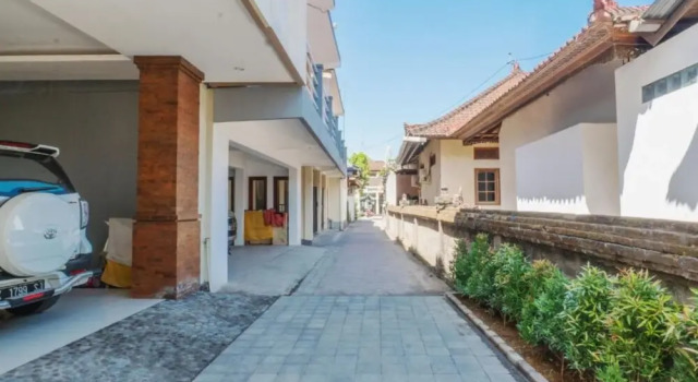 Komala Homestay by ecommerceloka, Rezervovat Hotel Hotely v Badung s parkováním, Parkování