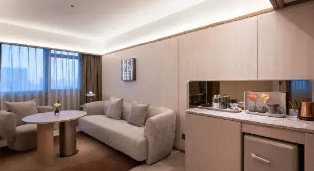 Люкс Deluxe Crystal Hotel Shanghai Zhongshan Park