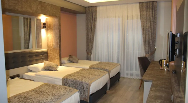Трёхместный номер Standard с балконом Ereza Otel