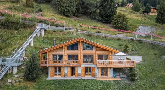 Шале с 4 комнатами с балконом Chalet Micheline