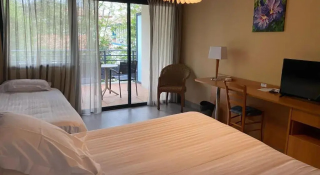 Номер Comfort Hotel Le Pavillon Bleu