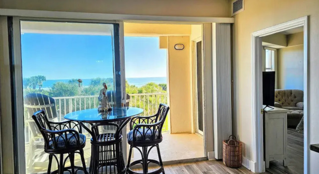 Номер Standard Blue Horizon at Surf Club - Ocean Views 3rd Floor Corner Wraparound Balcony!