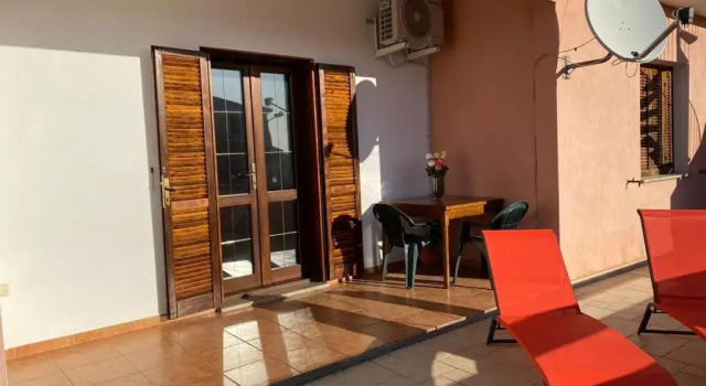 Коттедж с 2 комнатами Comfy and bright apartment