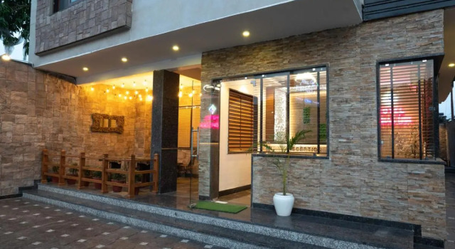 Hotel Gems Inn, Rezervovat Hotel Prem Nagar Uttarakhand