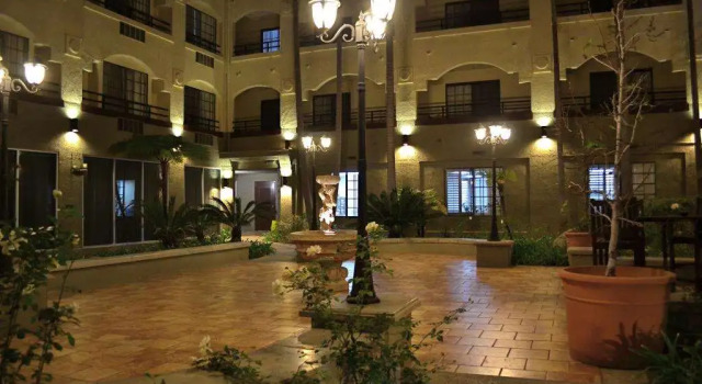 DoubleTree by Hilton Chatsworth