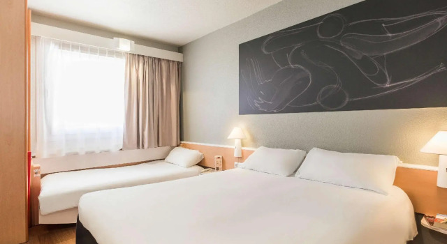 Standard Doppel Zimmer Ibis Granada