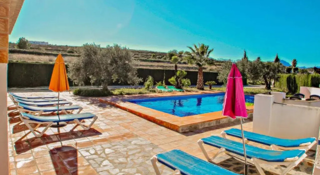 Коттедж Finca Pepa - beautiful little house in pretty grounds with lovely views in Benissa