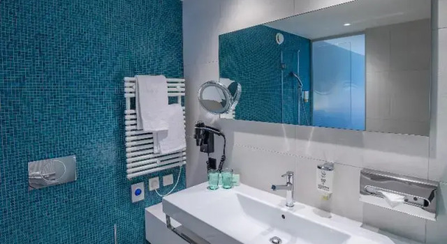 Двухместный номер Standard с балконом Hotel Holiday Thun