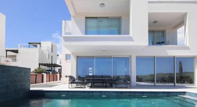Вилла Luxury Phaedrus Living Luxury Seaview Coral Bay Villa