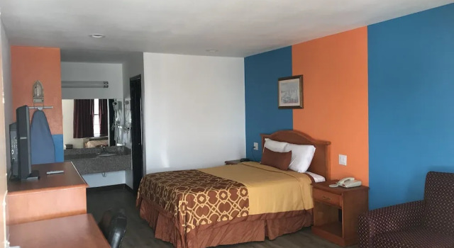 Двухместный номер Standard с балконом Americas Best Value Inn Bowie